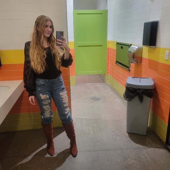 Meet your Posher, Kenz - Picture 8 of 9